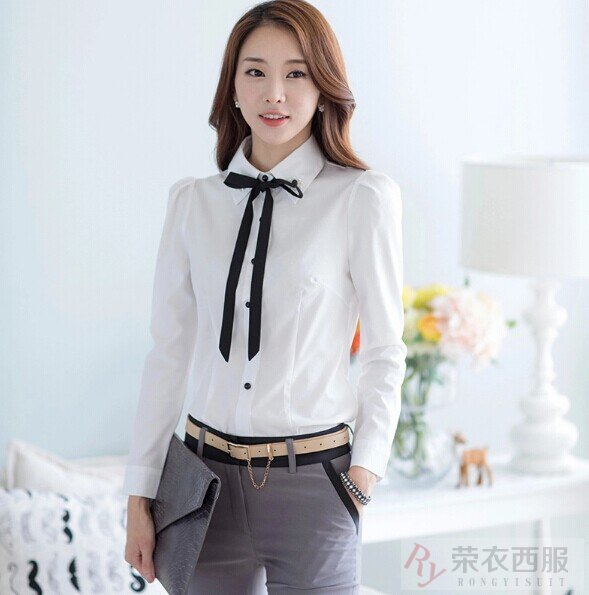 灰色西服如何搭配