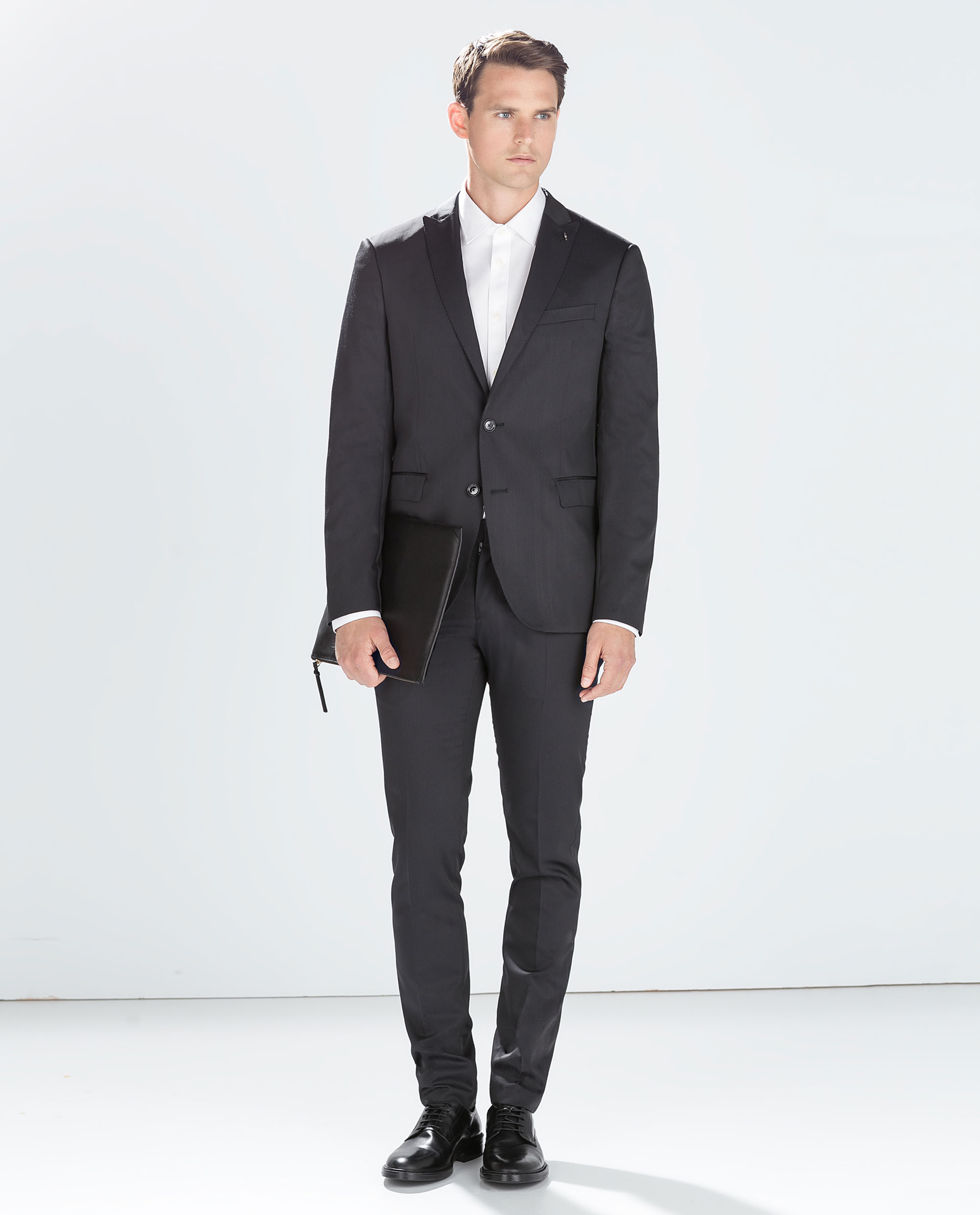 男士休闲西服如何搭配